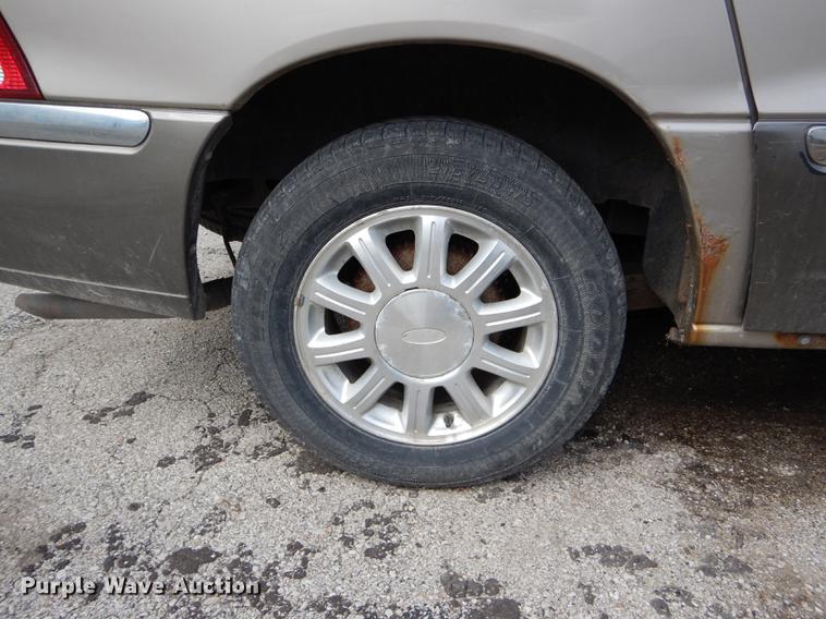 image for item DE8360 2001 Ford Windstar Limited van