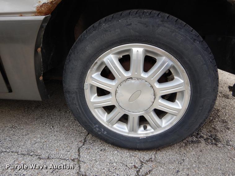 image for item DE8360 2001 Ford Windstar Limited van