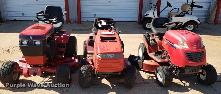 image for item DE9312 (3) lawn mowers