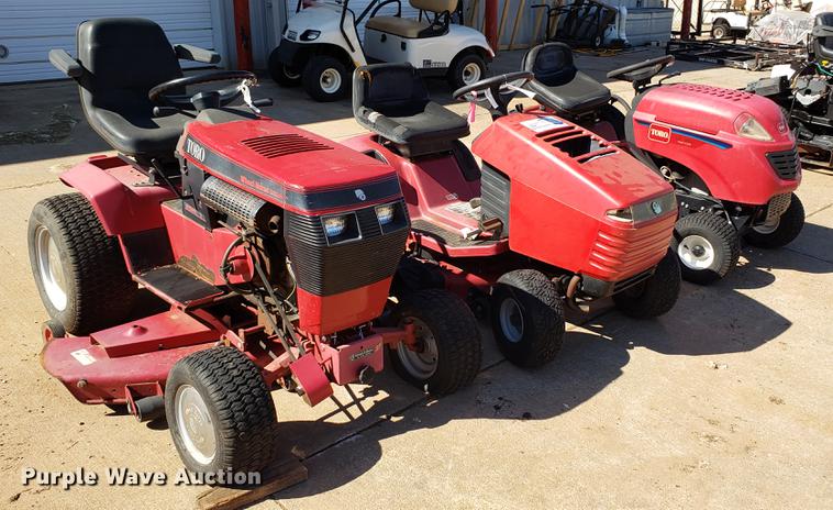 image for item DE9312 (3) lawn mowers