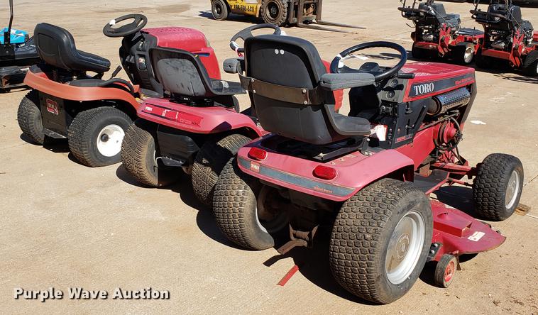 image for item DE9312 (3) lawn mowers