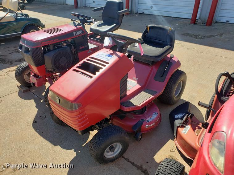 image for item DE9312 (3) lawn mowers