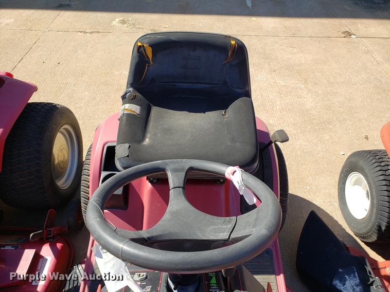 image for item DE9312 (3) lawn mowers