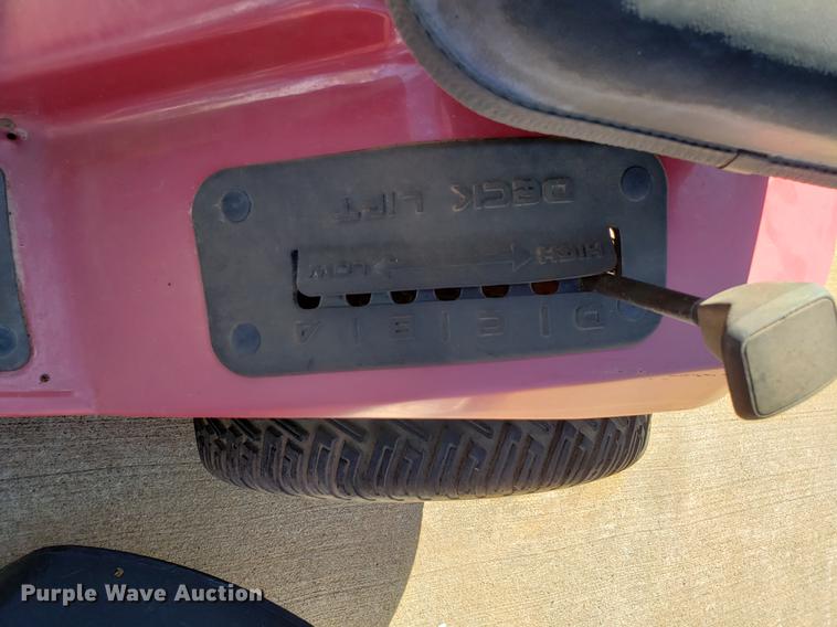 image for item DE9312 (3) lawn mowers