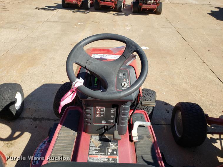 image for item DE9312 (3) lawn mowers