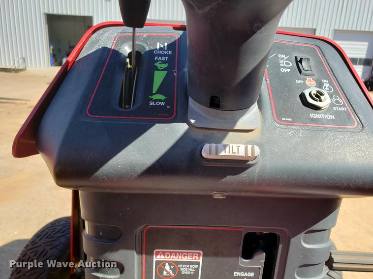 image for item DE9312 (3) lawn mowers