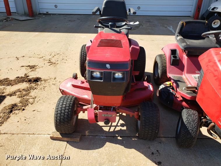 image for item DE9312 (3) lawn mowers