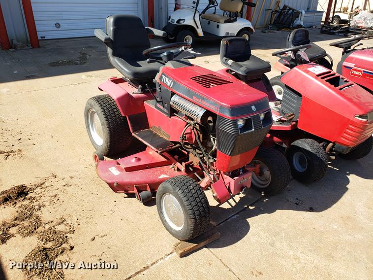 image for item DE9312 (3) lawn mowers