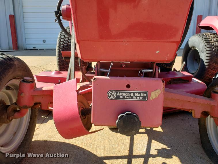 image for item DE9312 (3) lawn mowers