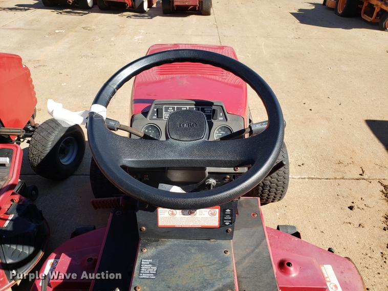 image for item DE9312 (3) lawn mowers