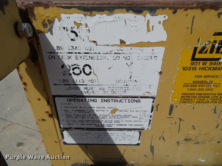image for item DF0758 Grove SM2632E scissor lift