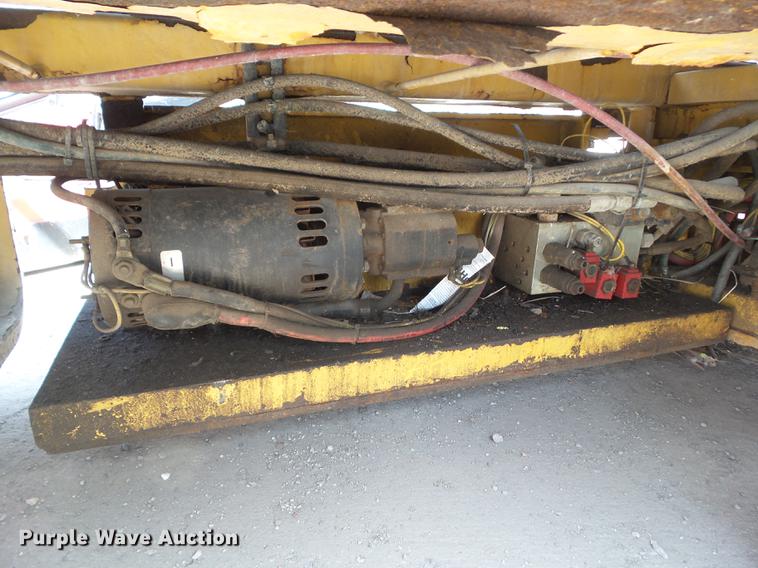 image for item DF0758 Grove SM2632E scissor lift