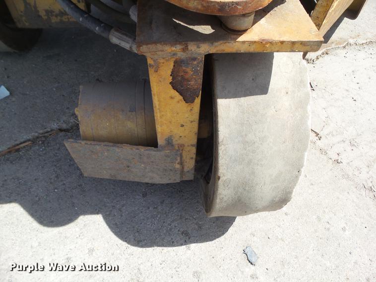 image for item DF0758 Grove SM2632E scissor lift