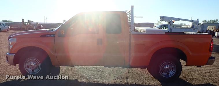 image for item DF1125 2014 Ford F250 Super Duty SuperCab pickup truck