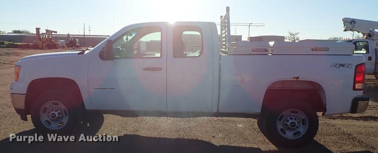 image for item DF1127 2012 GMC Sierra 2500HD Ext. Cab pickup truck