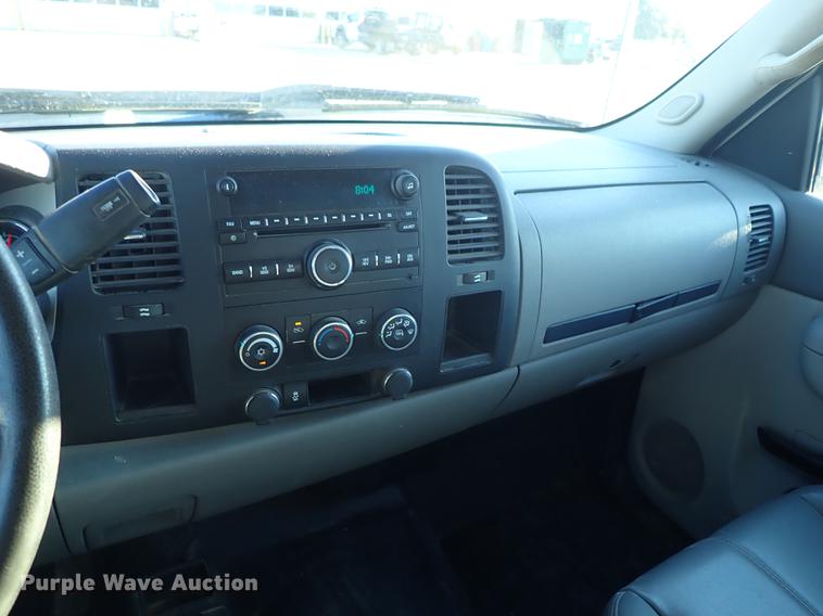 image for item DF1127 2012 GMC Sierra 2500HD Ext. Cab pickup truck