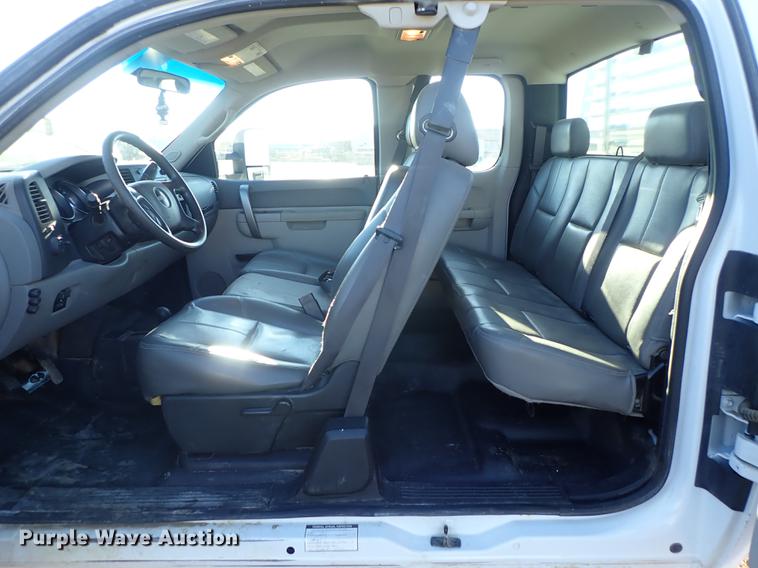 image for item DF1127 2012 GMC Sierra 2500HD Ext. Cab pickup truck