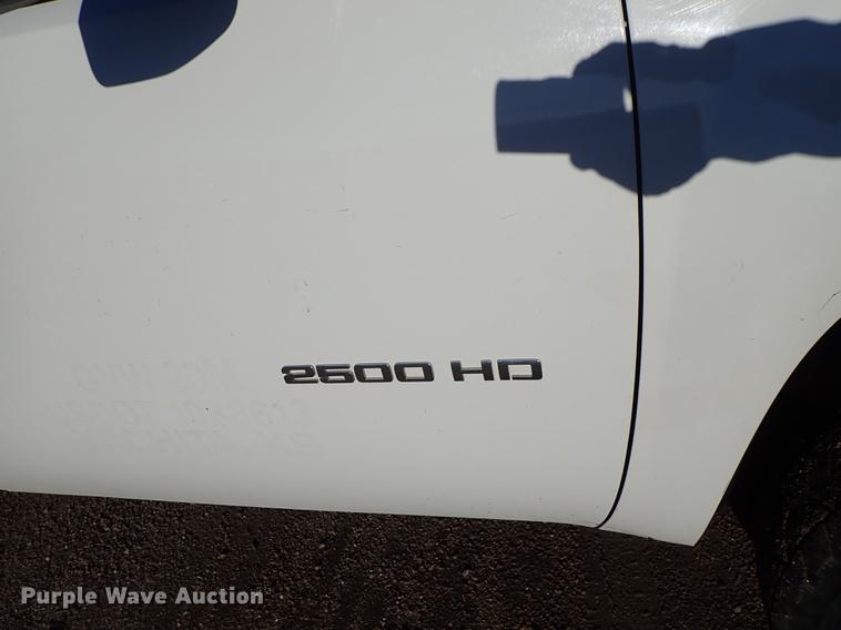 image for item DF1127 2012 GMC Sierra 2500HD Ext. Cab pickup truck