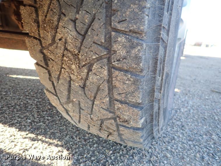 image for item DF1127 2012 GMC Sierra 2500HD Ext. Cab pickup truck