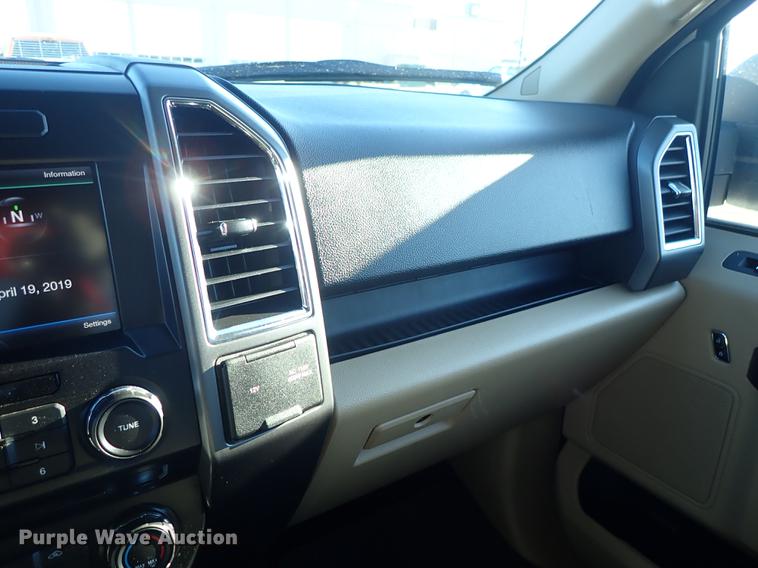 image for item DF1128 2015 Ford F150 SuperCrew pickup truck