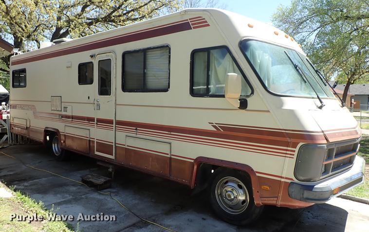 image for item DF1132 1987 Chevrolet P30 Fleetwood Southwind RV