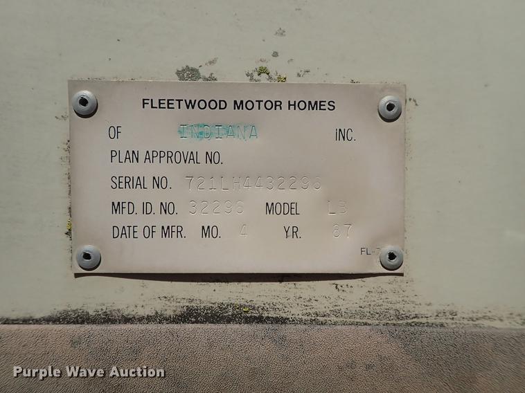 image for item DF1132 1987 Chevrolet P30 Fleetwood Southwind RV