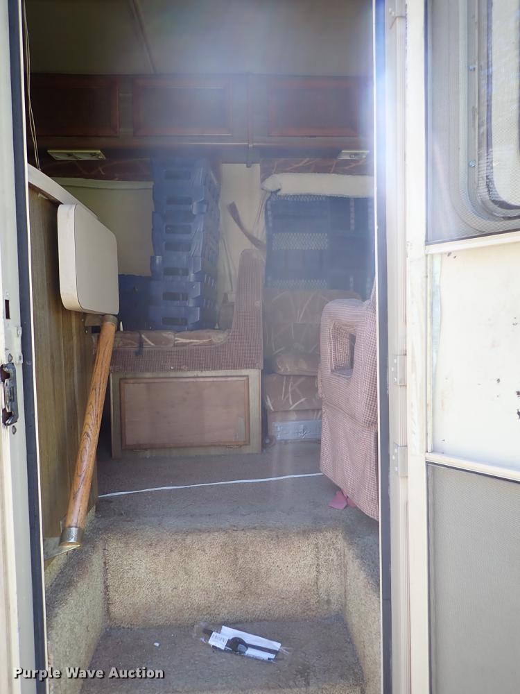 image for item DF1132 1987 Chevrolet P30 Fleetwood Southwind RV