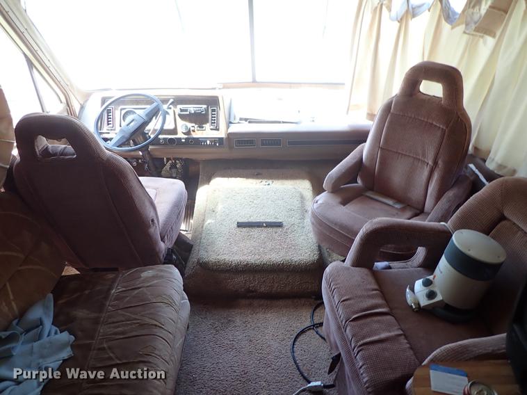 image for item DF1132 1987 Chevrolet P30 Fleetwood Southwind RV