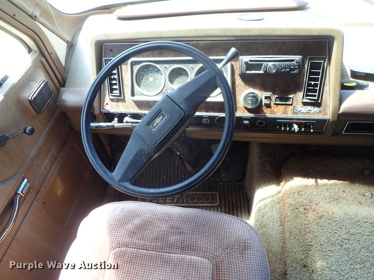 image for item DF1132 1987 Chevrolet P30 Fleetwood Southwind RV