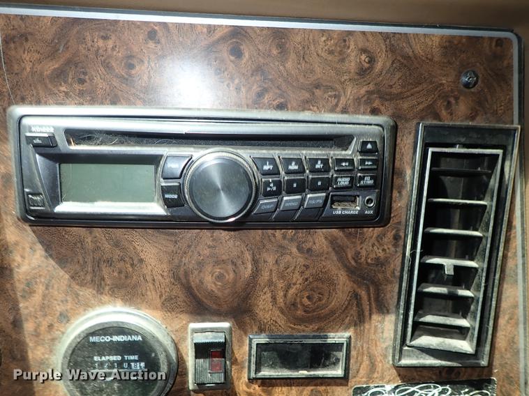 image for item DF1132 1987 Chevrolet P30 Fleetwood Southwind RV