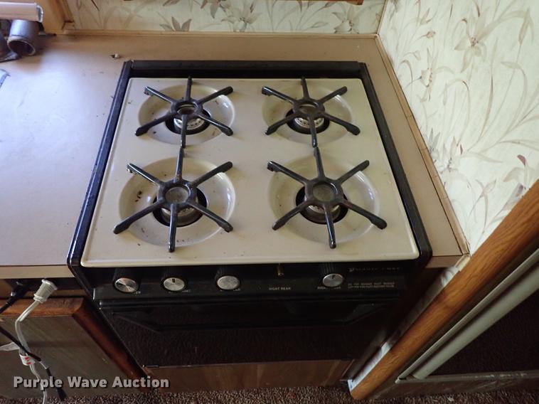 image for item DF1132 1987 Chevrolet P30 Fleetwood Southwind RV