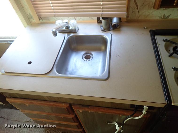 image for item DF1132 1987 Chevrolet P30 Fleetwood Southwind RV