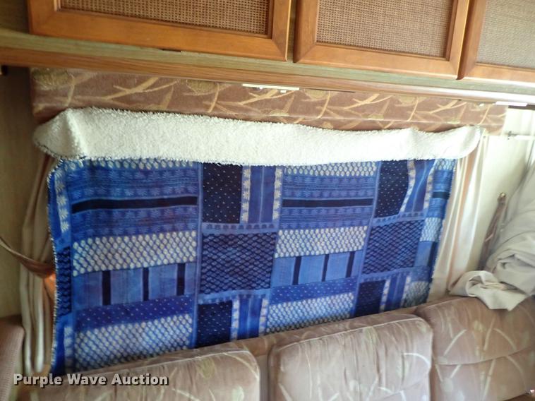 image for item DF1132 1987 Chevrolet P30 Fleetwood Southwind RV