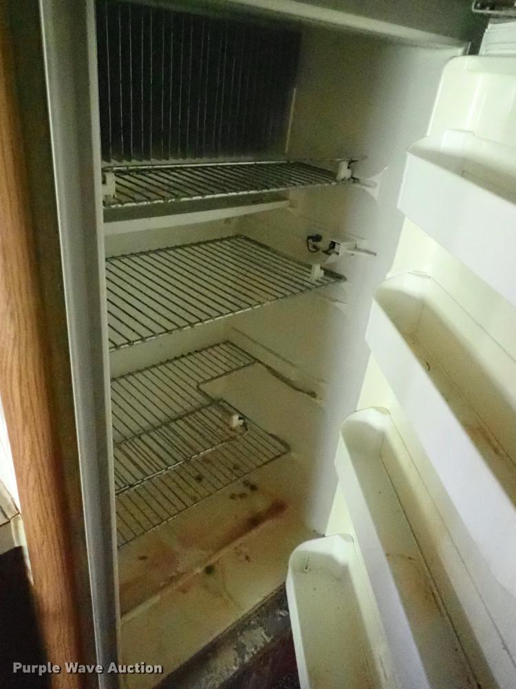 image for item DF1132 1987 Chevrolet P30 Fleetwood Southwind RV