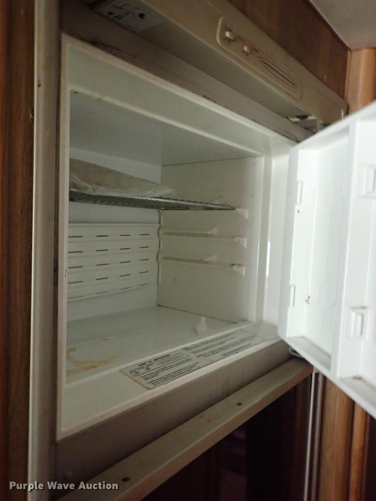 image for item DF1132 1987 Chevrolet P30 Fleetwood Southwind RV