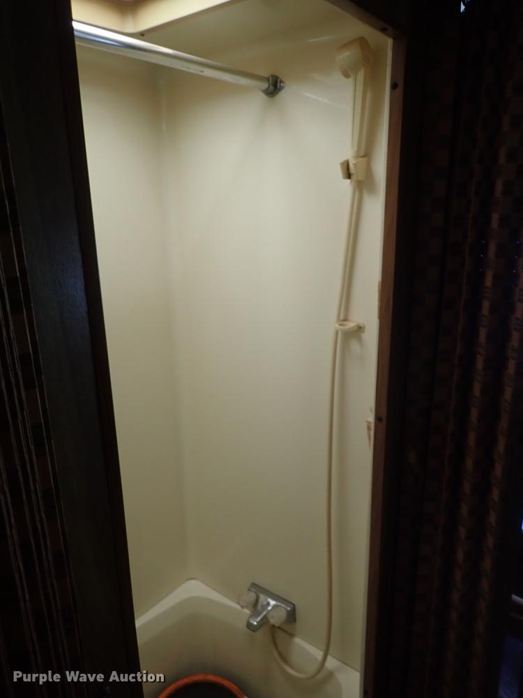 image for item DF1132 1987 Chevrolet P30 Fleetwood Southwind RV