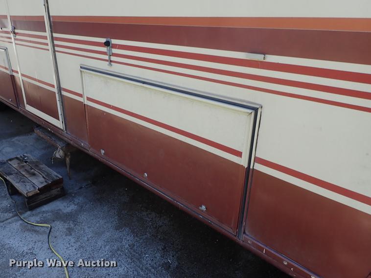 image for item DF1132 1987 Chevrolet P30 Fleetwood Southwind RV