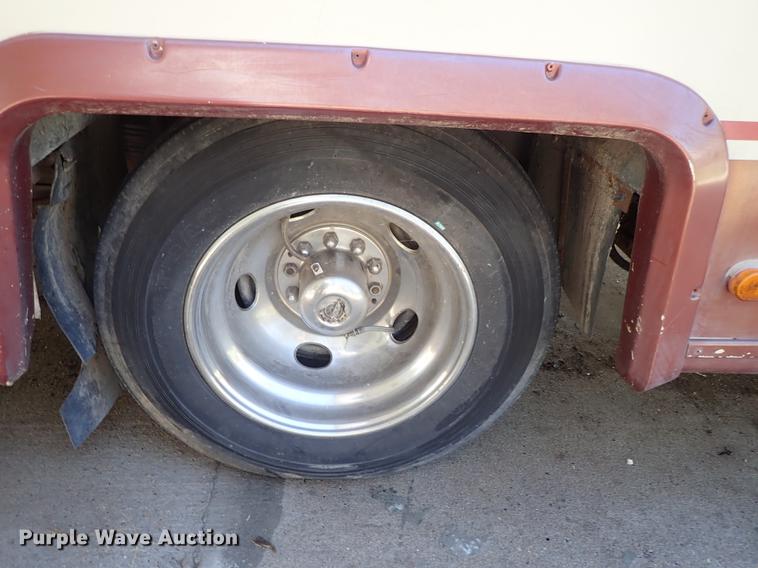 image for item DF1132 1987 Chevrolet P30 Fleetwood Southwind RV