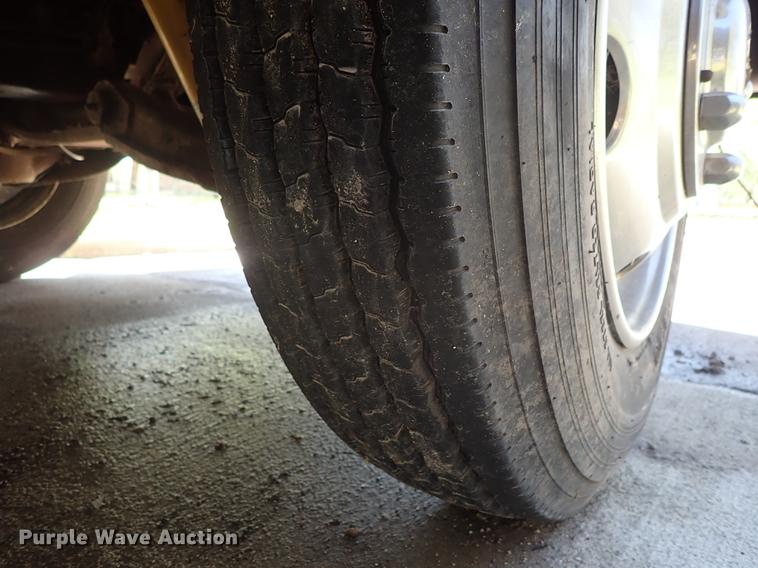 image for item DF1132 1987 Chevrolet P30 Fleetwood Southwind RV