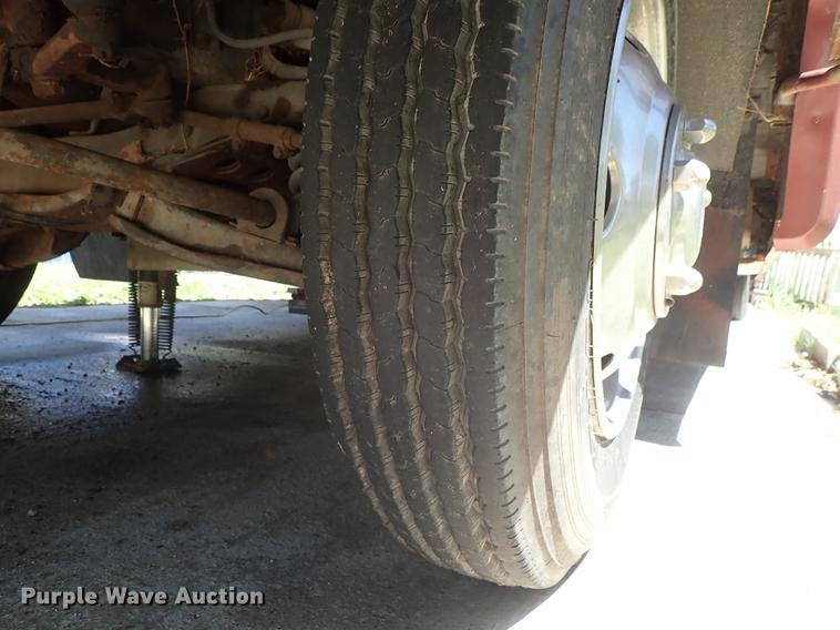 image for item DF1132 1987 Chevrolet P30 Fleetwood Southwind RV