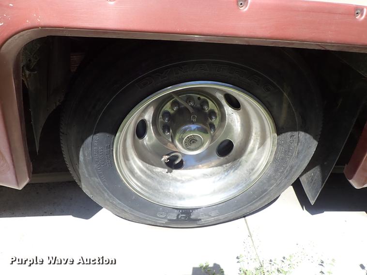 image for item DF1132 1987 Chevrolet P30 Fleetwood Southwind RV