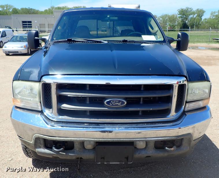 image for item DF1140 2004 Ford F250 Crew Cab pickup truck
