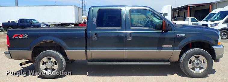image for item DF1140 2004 Ford F250 Crew Cab pickup truck