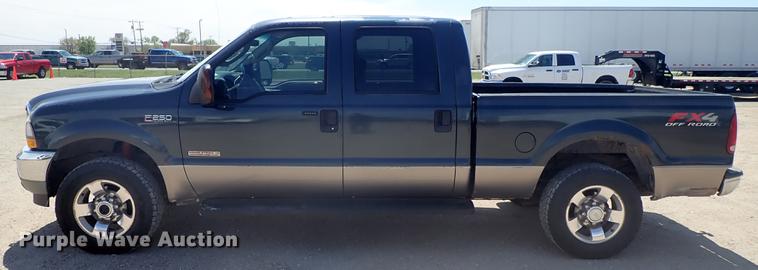 image for item DF1140 2004 Ford F250 Crew Cab pickup truck