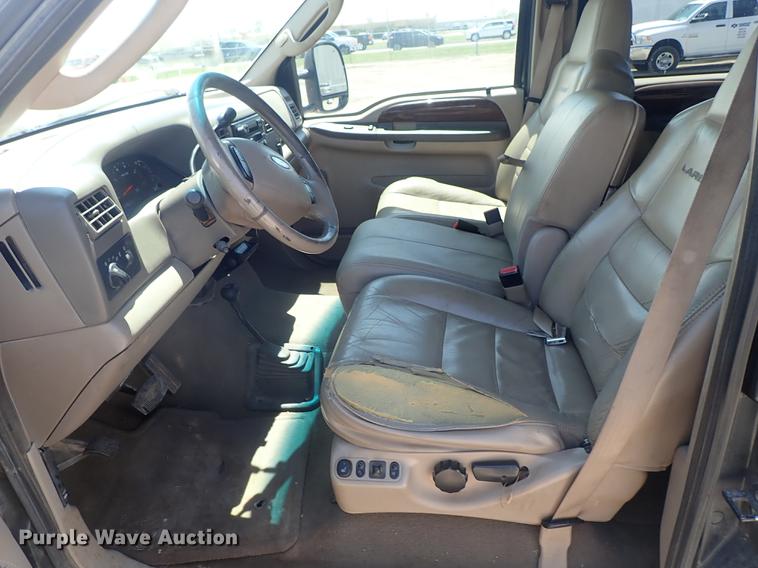 image for item DF1140 2004 Ford F250 Crew Cab pickup truck