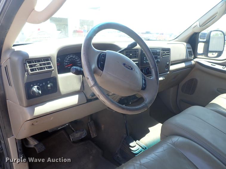 image for item DF1140 2004 Ford F250 Crew Cab pickup truck