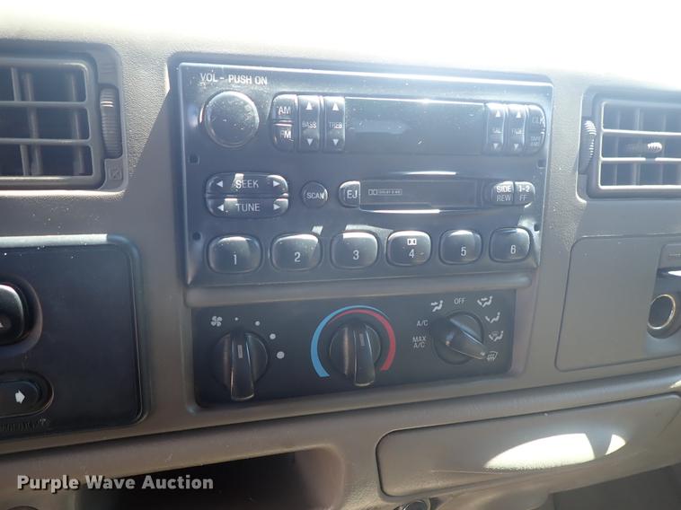 image for item DF1140 2004 Ford F250 Crew Cab pickup truck