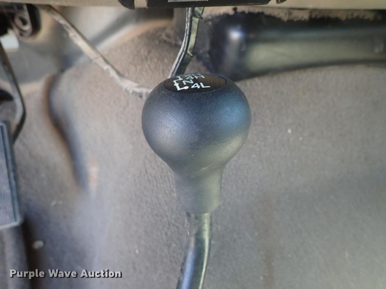 image for item DF1140 2004 Ford F250 Crew Cab pickup truck