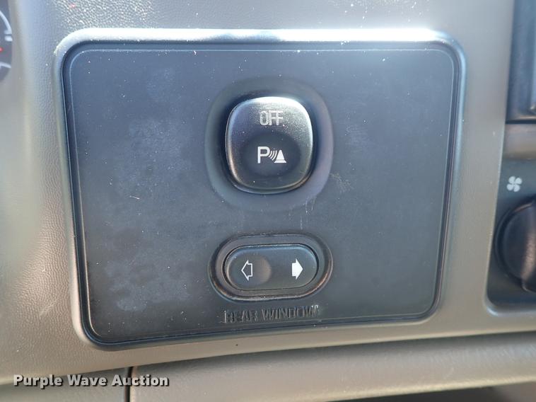 image for item DF1140 2004 Ford F250 Crew Cab pickup truck