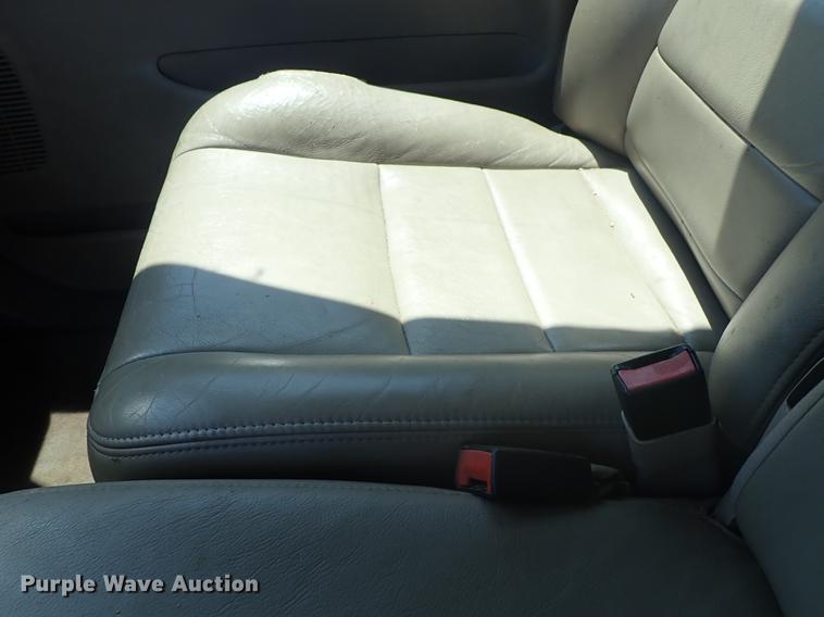 image for item DF1140 2004 Ford F250 Crew Cab pickup truck